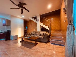 Mama Mega Homestay