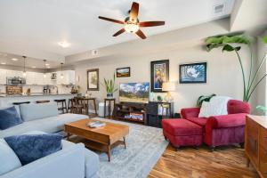 Old Town Escape with King Bed, Dog-Friendly