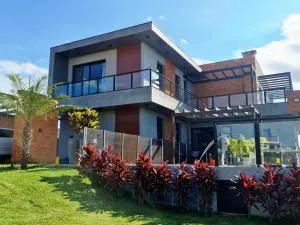 Afrikaza - Casa alto padrão na Riviera Santa Cristina XIII com piscina aquecida e enxoval completo! - 阿瓦雷