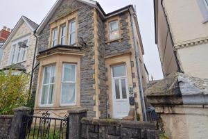 Cardiff City Guesthouse, Central Rooms, Fast Wi-Fi, On-Street Parking