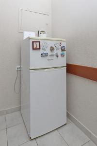 Apartments with WiFi Rijeka - 23155