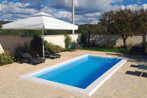 Family friendly house with a swimming pool Dazlina, Sibenik - 23303