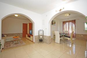 Family friendly house with a swimming pool Zavojane, Zagora - 23737