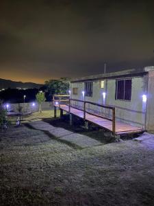 Descansa con tu familia cerca del lago San Roque
