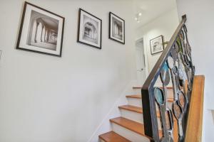 Top Floor - Sun Filled Home - Jacuzzi - Pets Ok