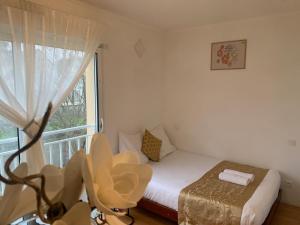 Charming Studio with Balneo Shower, Parking Included