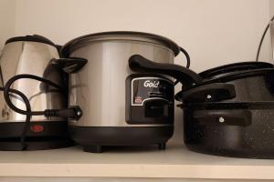 Cozy Pool & City View 1br Apt in Makat with Netflix