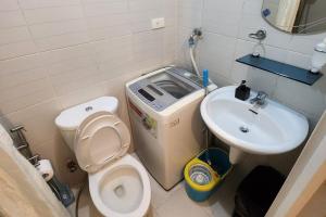 Cozy Pool & City View 1br Apt in Makat with Netflix