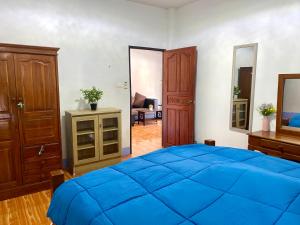 Solar cell rental house