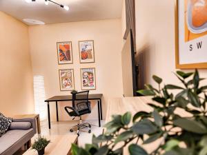 Cozy City View 2br Apt in Makati with 60inch tv