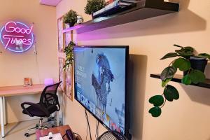 Luxury Staycation in Makati with Jacuzzi & Arcade