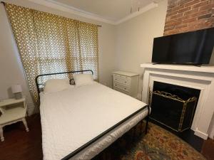 Sparkle City Cottage