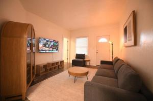 Edgewater Stay on W78th - Unrated properties in Cleveland