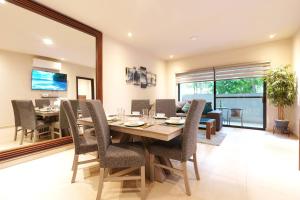 Selvanova Coto8 10min To Beach,2gyms,6pools,gated