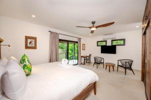 Modern New Villa in Playa Potrero Close to Beach