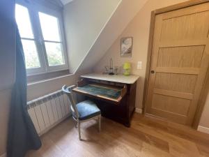 Maisons de vacances Gite de charme aux portes d-Amboise avec grand jardin et Wi-Fi - FR-1-381-604 : photos des chambres
