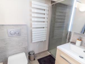 Appartements Studio climatise avec terrasse vue mer, garage et wifi - FR-1-535-63 : photos des chambres