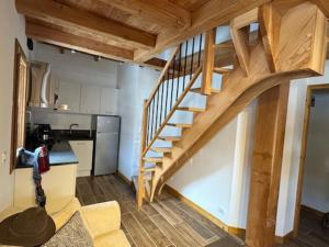 Appartements Chalet duplex montagne pres des pistes, parking inclus - FR-1-445-216 : photos des chambres