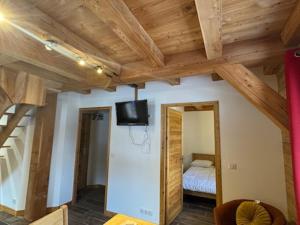 Appartements Chalet duplex montagne pres des pistes, parking inclus - FR-1-445-216 : photos des chambres