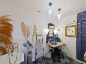 Charmante Maison 2 Chambres, Jardin et WIFI à La Roche-Posay - FR-1-541-158