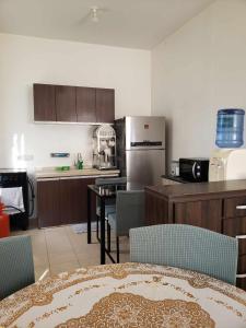 Hannah & Neils Place-Panglao