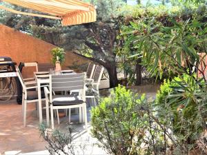 Appartement 2P Climatisé avec Jardin et Parking près de la Mer - FR-1-226B-223