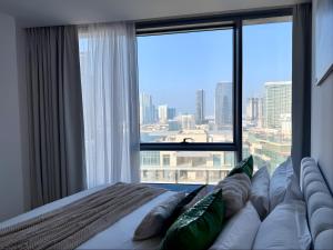 Reem Island Sun Tower 1 BR Sea Breeze Luxury Apartment