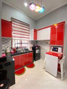 DMENTARI BONDA Homestay Pool