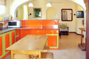 Charming Bungalow in Blue Bay with Terrace