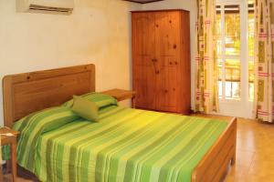 Charming Bungalow in Blue Bay with Terrace