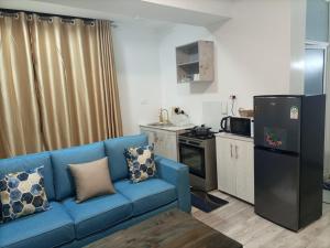 Pine 2 bedroom apartment with a pool