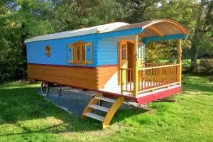 Bungalow charmant à Saint-Pardoux avec piscine partagée - Menat