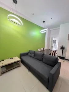 2BR Penthouse with BGC view, boardgames, videoke - Malinao