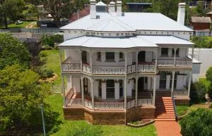 The Buchanan 1894 - Peak Hill