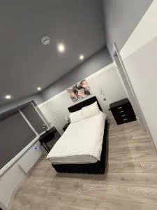 Letzi Private En-Suite, Near Heathrow Airport T3 - West Drayton