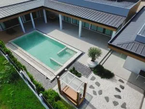 OceanNew Pool Villa บ้านพักพลูวิลล่าสัตหีบ - Ban Khlot