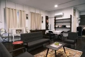 Cutie House - Kampong Ayer Panas