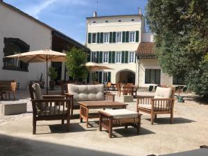 Marseillan 18th Century 2-Bed House Sleeps 6