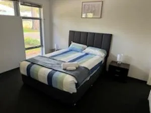 Luxury 4 bedroom house in Wellard only 30 minutes from Perth City - Baldivis
