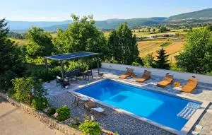 4 Bedroom Nice Home In Gornji Vinjani - Aračići