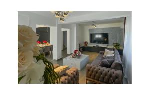 4 Bedroom Nice Home In Gornji Vinjani