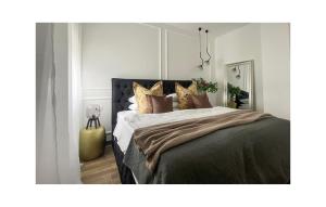 4 Bedroom Nice Home In Gornji Vinjani