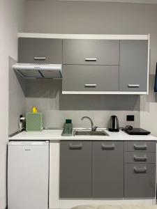 Aura Suite Stadiou by Zeus Suites