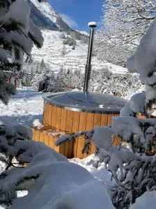 Mi Casa Tu Casa - Brusson