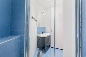 Saint germain sartre apartment