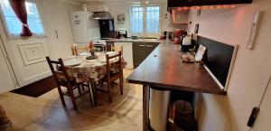 Superbe T2 avec jardin, piscine-enfant et parking