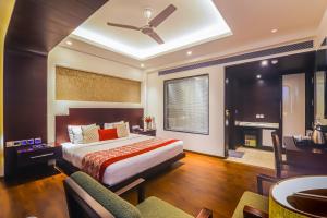Hotel Godwin Deluxe New Delhi Awarded Best Hotel 2025- Free Airport Pick-Up