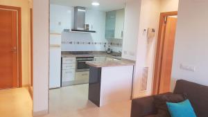 Direct view to the beach , Parking , Terraza