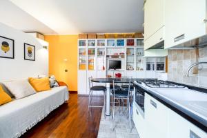 Bright and Quiet home with Terrace - M3 Lodi 10min