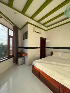 Khách Sạn Hương Trầm 5